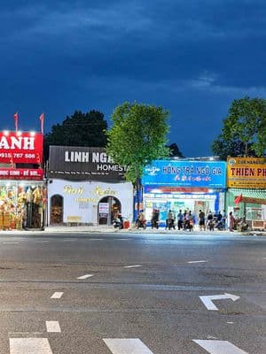 Cho thuê mặt bàn bán đồ ăn – nước vỉa hè