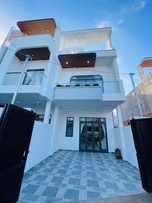 Bán nhà 1 trệt 1 lầu sát Chợ Phú Mỹ, 5x16.5m
