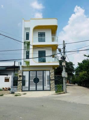 Bán nhà góc 2 mặt tiền An Thạnh 15, Thuận An, Bình Dương