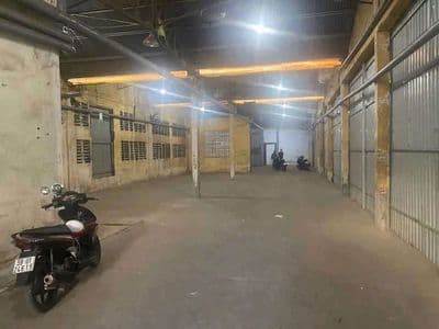 Cho thuê kho 400m2 giá rẻ tại Lạc Long Quân đường xe cont.