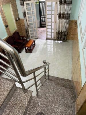cần cho thuê nhà nguyên căn gân phạm văn đồng