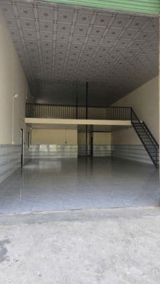 Cho thuê kho TDT 200m2 Trống suốt mới sạch sẽ Đg xe tải lớn giá 12tr