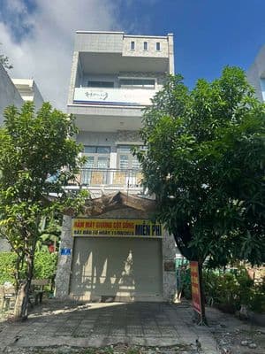 nhà 3 lầu gần truong học di an c