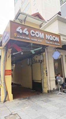 Cho thuê nhà ngõ 44 Hai Bà Trưng, cách hồ Hoàng Kiếm vài bước chân.