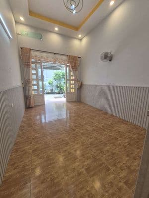 Cho thuê nhà 4x18m 1 lửng 3pn hẻm lê trọng tấn