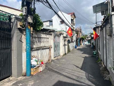 Bán gấp đất tặng nhà nát ngang 8 m tiện xây CHDV