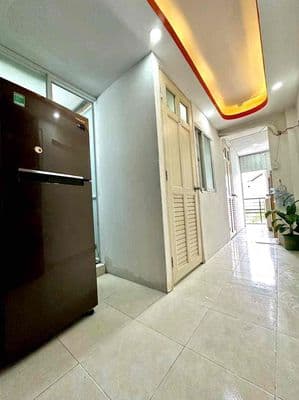 Chính chủ 2PN Ban công thoáng , 30/9 trống Lầu 4 thang bộ
