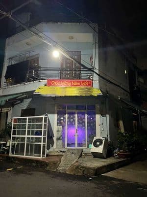 Nhà nguyên căn 1 trệt 1 lầu hẻm xe hơi quay đầu
