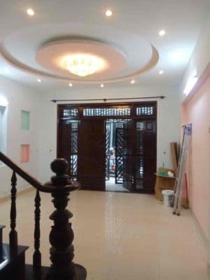 Cho thuê nhà 2 lầu sân thượng 4pn 3wc giá 14tr