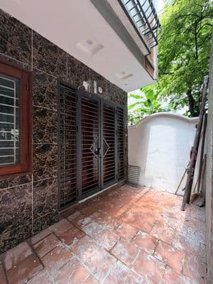 Cho thuê nhà riêng Thụy Khuê 55m² x 5 tầng, full đồ, gần phố chỉ 17tr