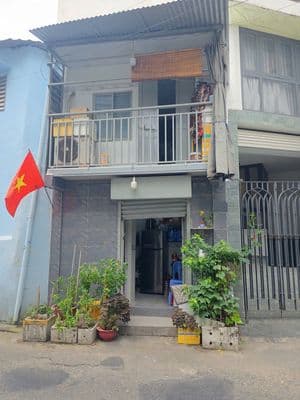 1,65 tỷ nhà mtkd cực kỳ sầm uất gần ngã tư lạc long quân-âu cơ