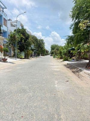 nhà mặt tiền cần bán