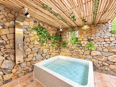 Cho thuê nhà đẹp có bể sục 3 phòng ngủ khu An Thượng