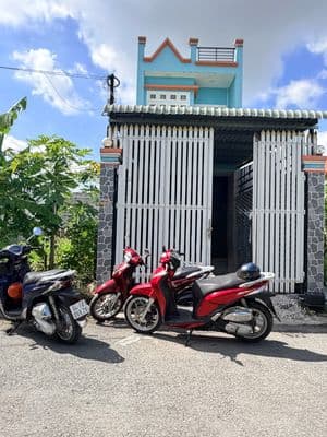 Nhà 1lẩu giáp ranh thị trấn bến lức 1 tỷ 880