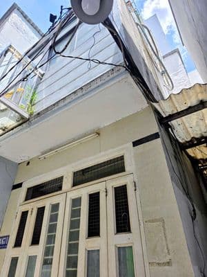 Chỉ hơn 2 tỷ - một căn ra mặt tiền - căn góc 3 tầng 3pn - hẻm an ninh.