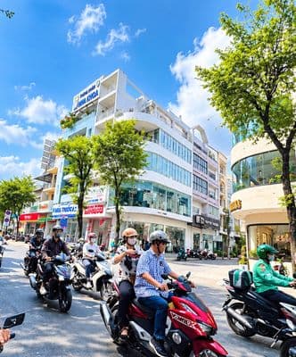 Tòa nhà đối diện vạn hạnh mall, trệt 4 lầu dtsd ~450m2 chỉ 90tr