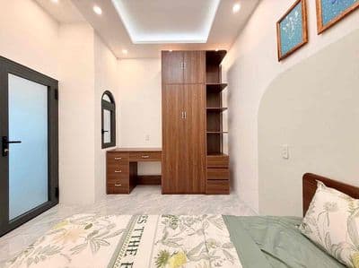 Nhà nguyên căn-hẻm xe hơi - nơ trang long-3pn : gia’ 20tr dt: 3
