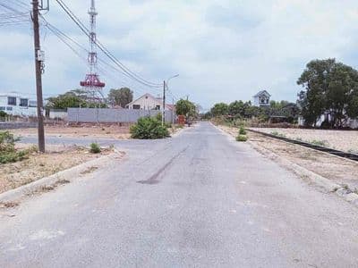 Chú sáu vỡ nợ cần bán gấp lô đất mặt tiền đường nhựa lưu khai hồng