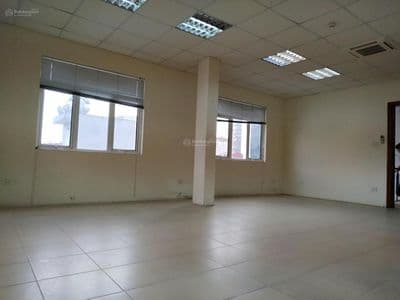 Cho thuê Văn phòng 135 Núi Trúc, 50m2 giá 8tr, có thang máy, điều hòa