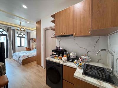 Studio ban công sang xịn mịn gần trung tâm