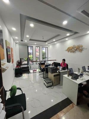 Nhà mới , khu đồng bộ sang , 4 x20m 4 tầng 7 phòng