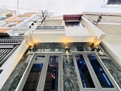 Hòa Hưng GẤP, DT 4 x 10m, 2 tầng 2pn mới đẹp ở ngay chỉ 2 tỷ ở ngay