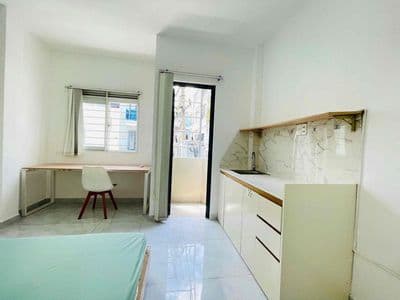 Studio ban công - rộng thoáng ngay emart