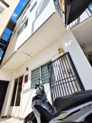 Thu nhập 50 triệu/th, ngay đại học công nghiệp, 6.8x11.5m 3 tầng 9pn