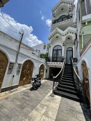 Cho thuê nhà đẹp hiệp Phú sẵn nội thất