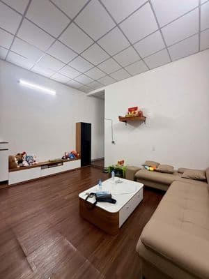Cho thuê nhà mặt tiền Hoà Minh, nhà sạch sẽ nội thất đầy đủ