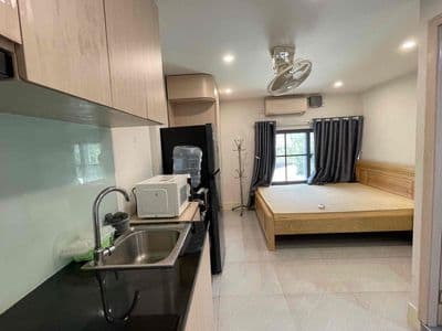 Studio cửa sổ trời full nt nơ trang long