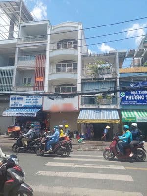 Gần ngã 4 Phan Văn Trị + P.V.Đ MT 3 lầu Phan văn trị P.11 Bình Thạnh