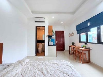 Cửa Sổ Lớn - Full Nội Thất - Ngay Bờ Kè Hoàng Sa - Mới 100%
