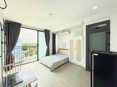 1 phòng ngủ bancol riêng siêu thoáng mát cuối dương quảng hàm - lotte