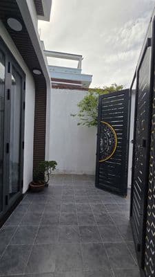 Nhà 2 tầng 4PN mới đẹp ngay Coopmart Nguyễn Ảnh Thủ. Giá 5.39 tỷ
