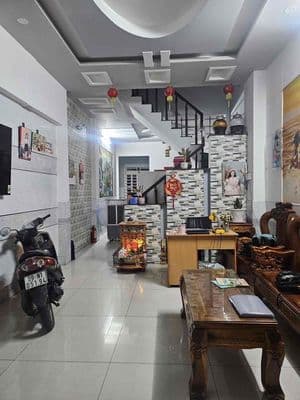 Nhà Đẹp 4 tầng Chiến Lược Bình Tân DT 62m2 đường rộng 7m 7,9 tỷ.