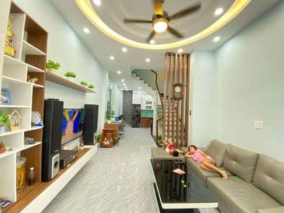 Nhà nguyên căn 2 lầu 3pn hẻm 793 Trần Xuân Soạn