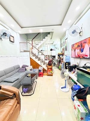 Bán nhà phường Tân Sơn , 3 tầng BTCT , chính chủ ở