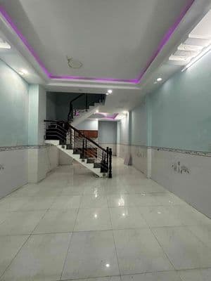 bùi quang là 5^15 trệt 2 lầu 3pn3toilet