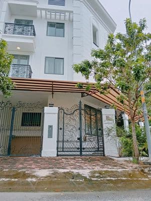 Bán nhà phố căn góc có hầm đường lớn KDC 13E INTRESCO giá rẻ.