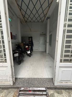 6,3 x 11,5 2 lầu đúc BTCT 5pn Sổ Hồng cách mt 20 mét Kv Tạ Quang Buu