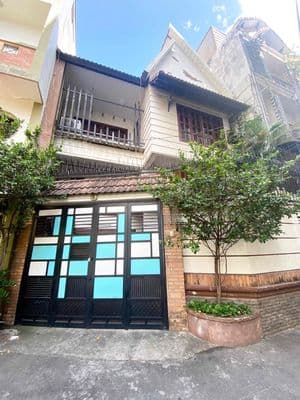 Cho thuê nhà biệt thự 8x18m có 6pn, cách mạng tháng 8, quận 3, 40tr