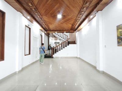 Cho thuê nhà 3 tầng mặt tiền Kinh Dương Vương