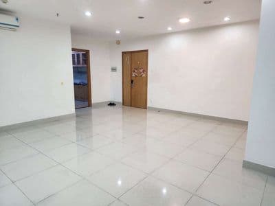 căn hộ tầng trên cùng không bị làm ồn !