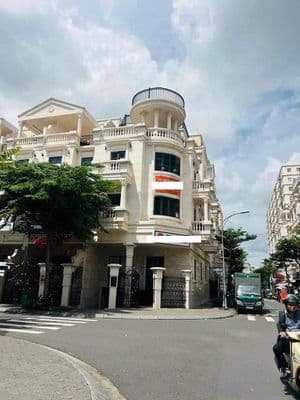 Cho thuê nhà góc 2 mặt tiền đường số 8 khu cityland 7x20m 3l có tm