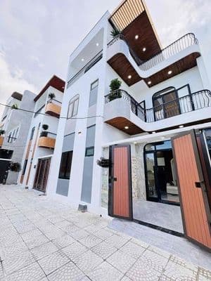 Nhà 3 tầng 3 mê – ô tô vào nhà – hoàng văn thái nhà kiên cố, 3pn