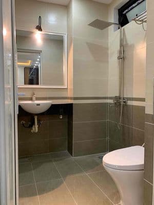 Cho thuê nhà 8 mạc thái tông giao trung kính -vũ phạm hàm dt 50m mt 5m