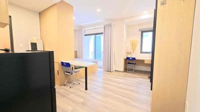 Căn hộ mới 100%, bancong, nội thất cao cấp tại Huỳnh Văn Bánh