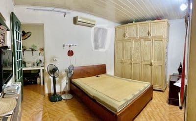 Nhà đất có sân rộng thoáng đỗ được oto 7 chỗ
