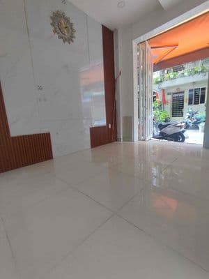 mb nguyễn trung ngạn ngay cầu ba son đh sài gòn tôn đức thắng